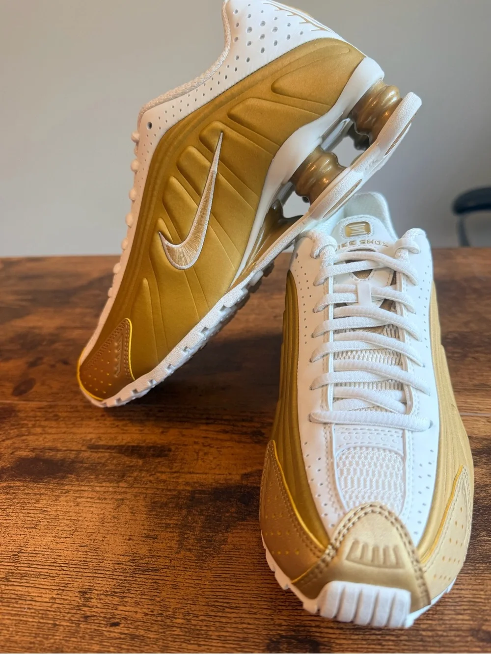 Nike Women’s White and Gold Shox Running Shoes 6W